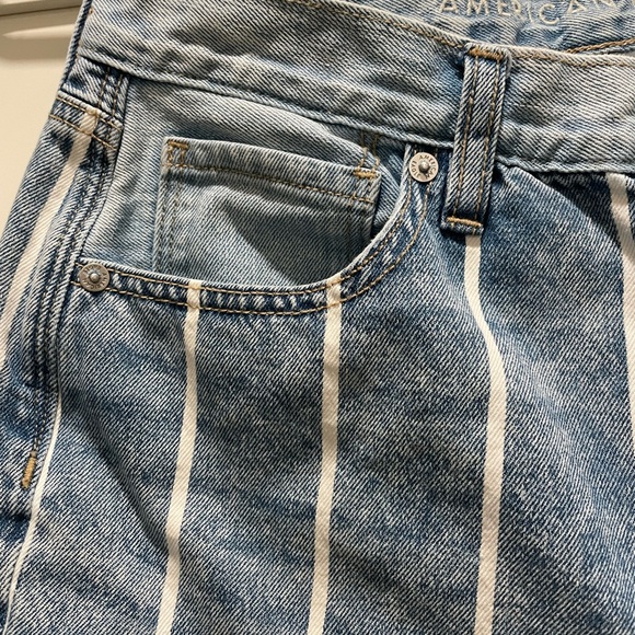 American Eagle blue Mom Jeans with white vertical stripes- size 6 - Picture 3 of 8